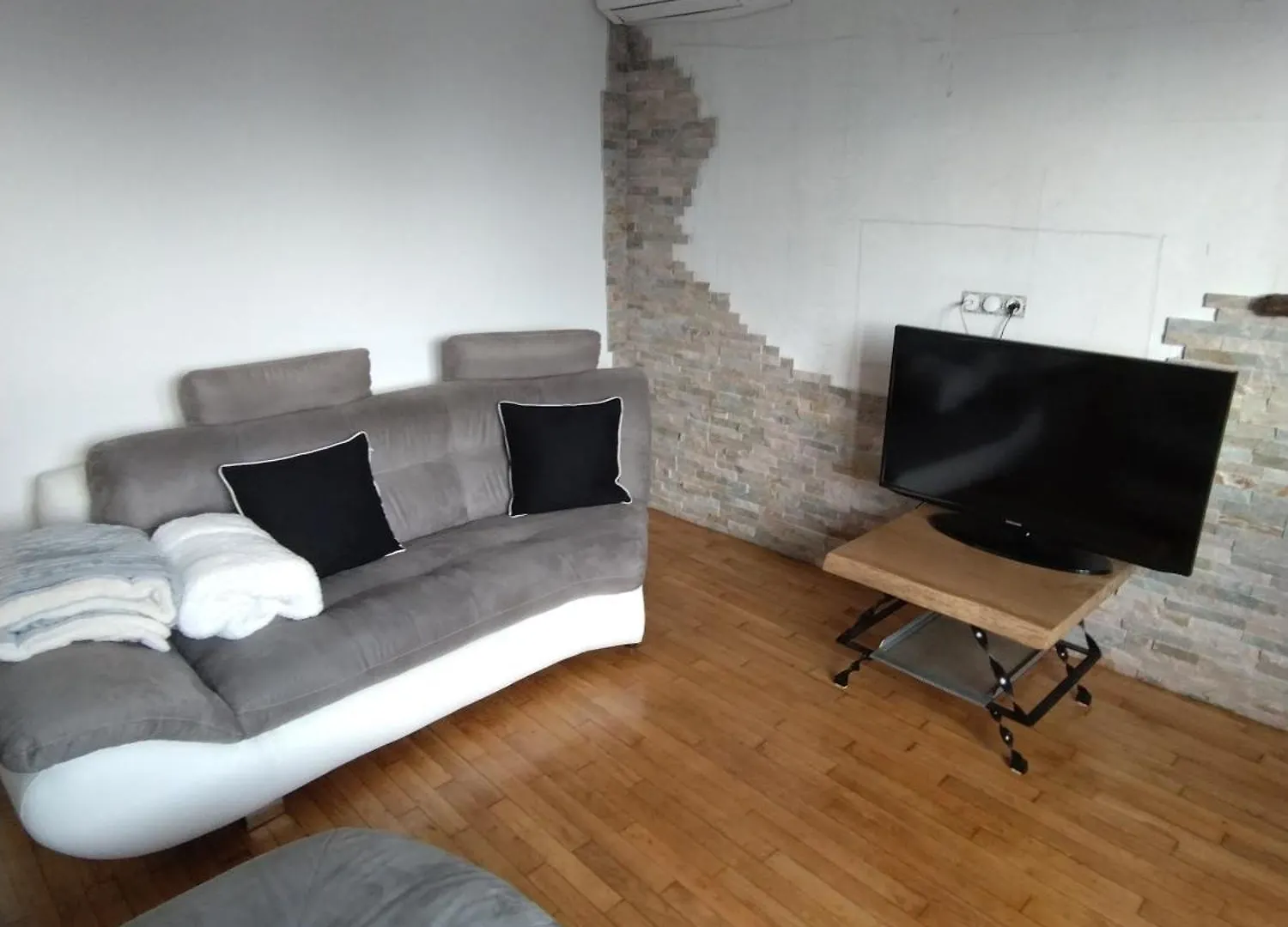 Location Maison De Vacances 2 A 6Personnes Bagnac Sur Cele Proche De Figeac 0*,